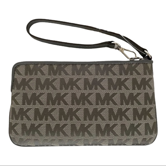 Michael Kors Jet Set Travel Signature Gray Wristlet - Picture 3 of 11